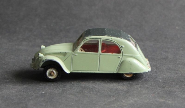 Dinky Toys France Citroen 2 CV 1965 DieCast Model (5910)
